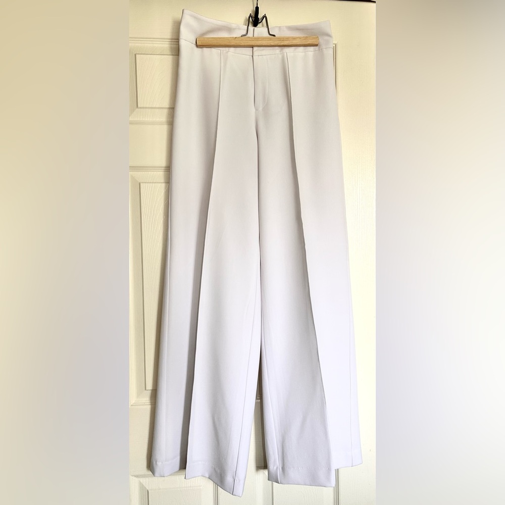 Eva Longoria wide legged white slacks, excellent condition